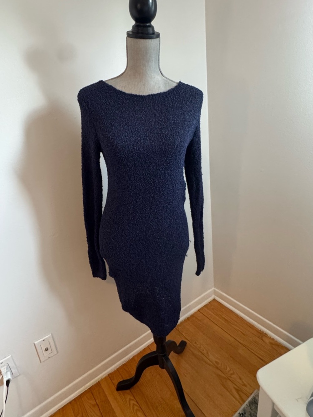 Slim Long-Sleeve Navy Knit Midi Dress
